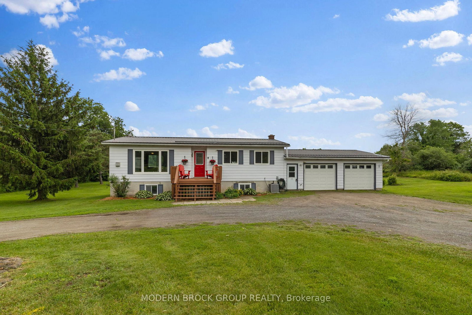1057-cty-road-2-front-of-leeds-seeleys-bay-ontario-x13485202