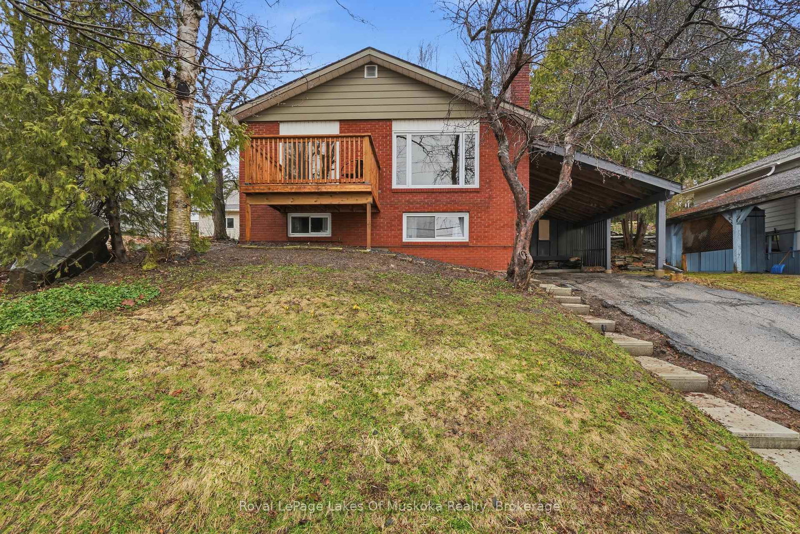 12-manominee-street-huntsville-ontario-x13485390