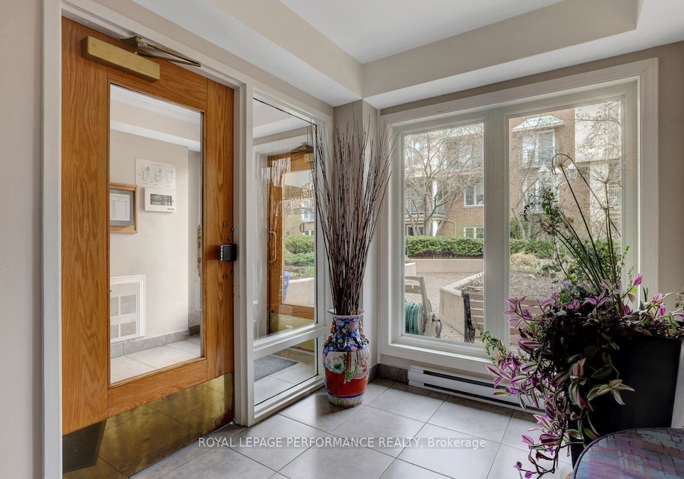 1-columbus-avenue-ottawa-ontario-x13485544