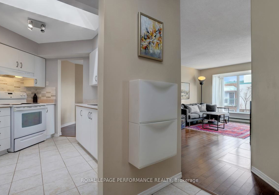 1-columbus-avenue-ottawa-ontario-x13485544