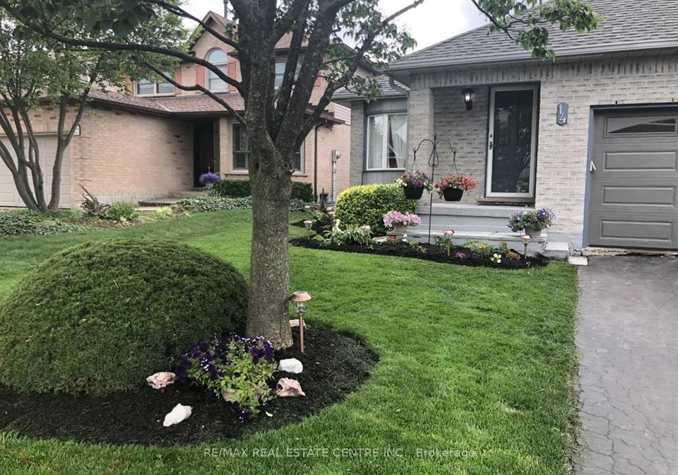 14-amblecote-place-hamilton-ontario-x13485862