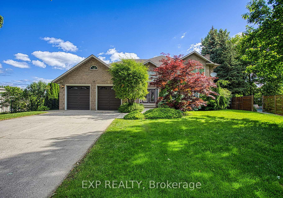 22-burt-court-hamilton-ontario-x13485866