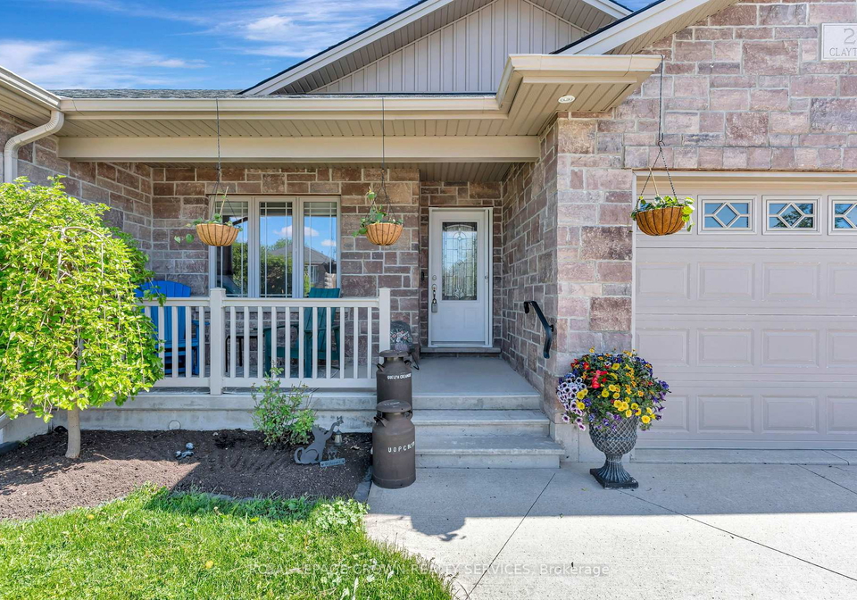 25-clayton-street-west-perth-ontario-x13486186