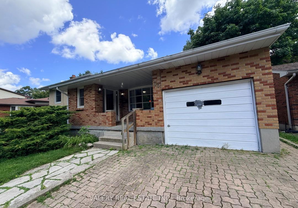 63-paperbirch-crescent-street-london-north-ontario-x13486232