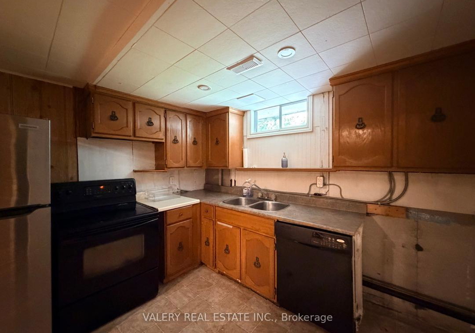 63-paperbirch-crescent-street-london-north-ontario-x13486232