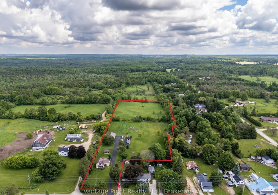 776227-10-highway-chatsworth-ontario-x13486456