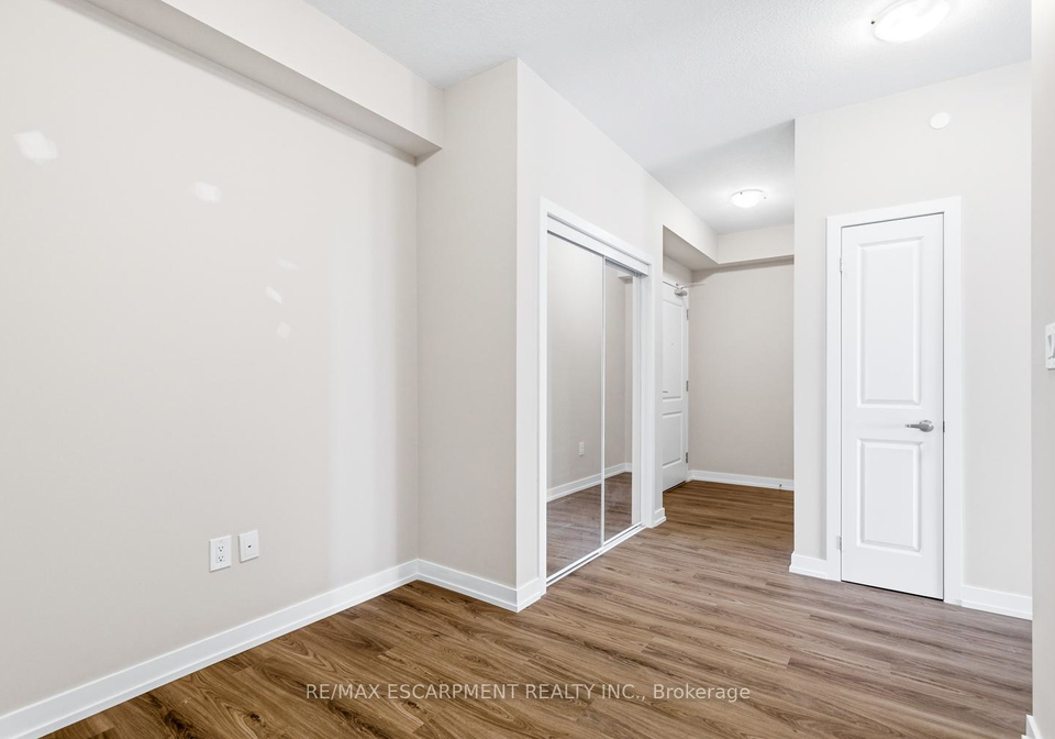 450-dundas-street-e-hamilton-ontario-x13486556