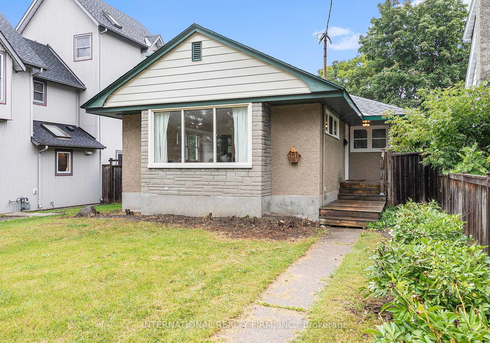 323-lanark-avenue-n-ottawa-ontario-x13486808