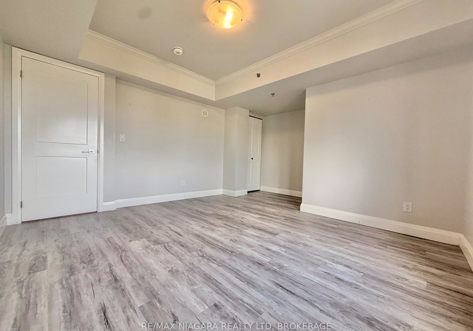 5698-main-street-niagara-falls-ontario-x13487134