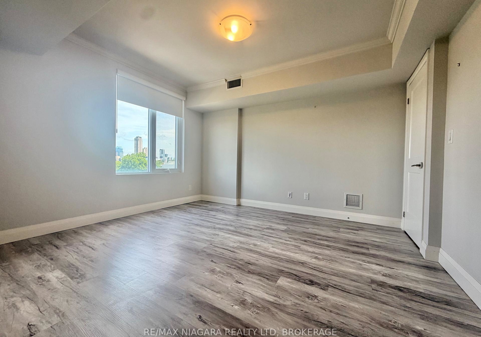 5698-main-street-niagara-falls-ontario-x13487134