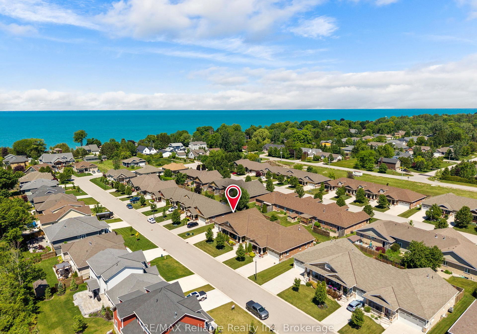13-thimbleweed-drive-bluewater-ontario-x13487176
