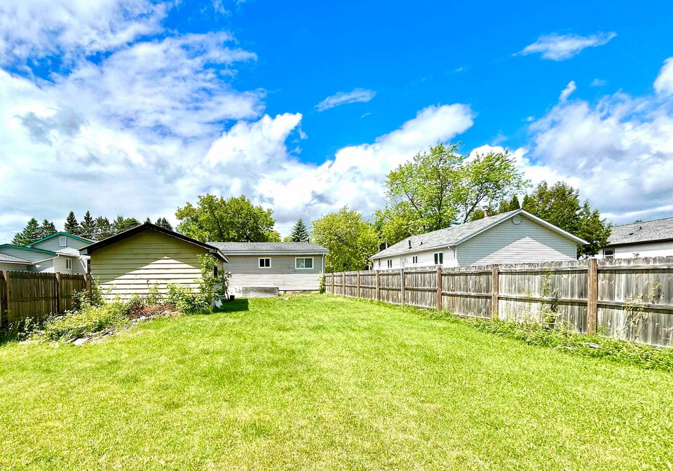 1018-cornwall-avenue-north-fort-frances-ontario-x13488276