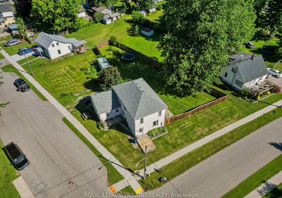 15-dundas-street-newbury-ontario-x13489234