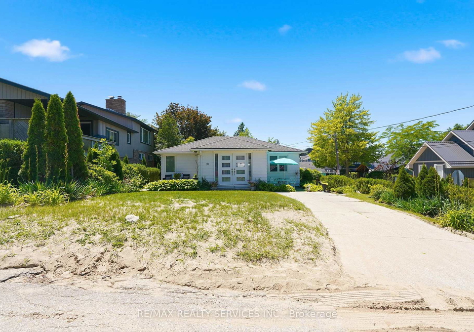 70-oak-street-lambton-shores-ontario-x13489540