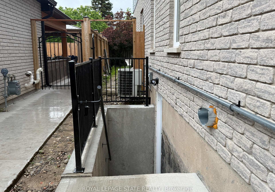 4-waterside-drive-hamilton-ontario-x13489576