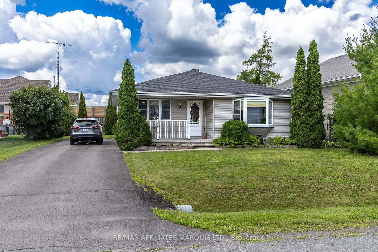 59-rowan-drive-south-dundas-ontario-x13489656