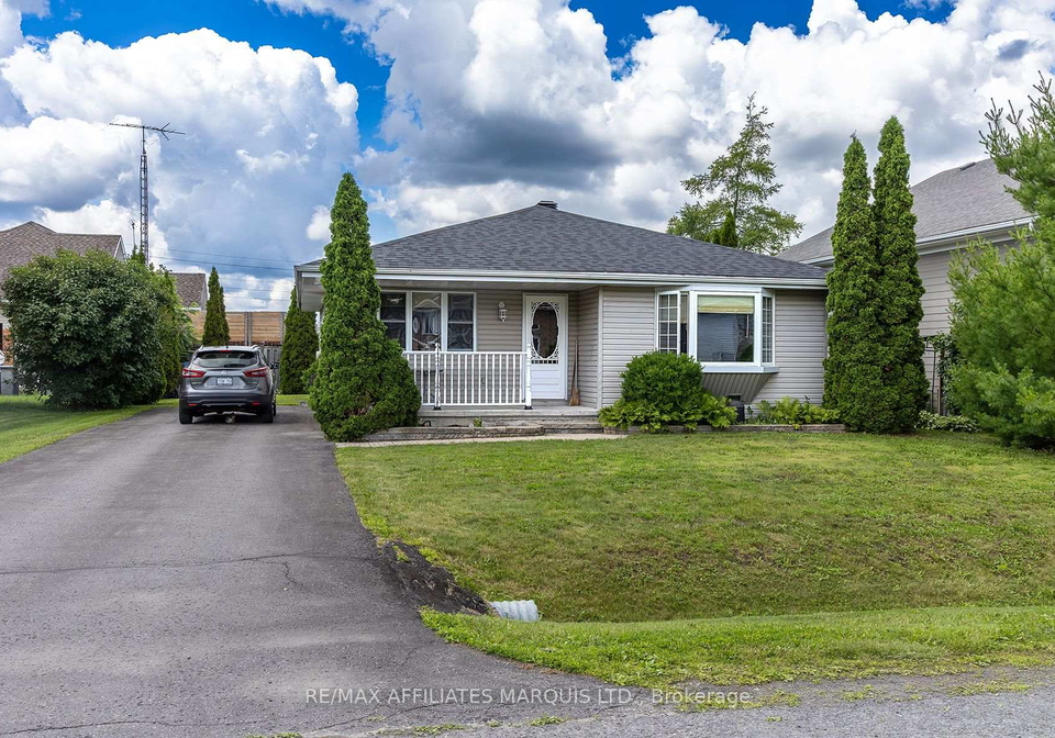 59-rowan-drive-south-dundas-ontario-x13489656