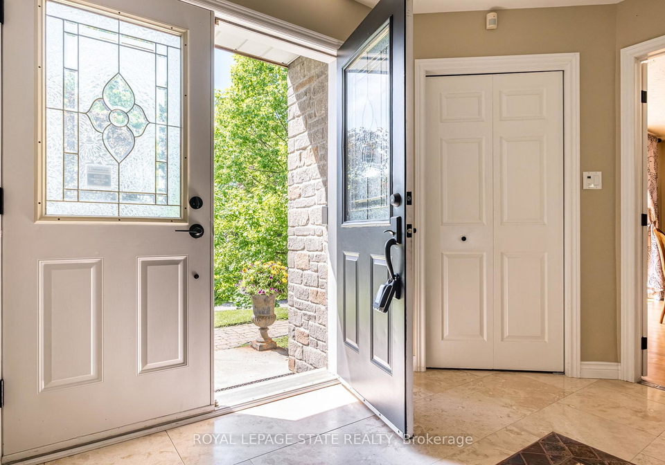 1-kusins-court-hamilton-ontario-x13489742