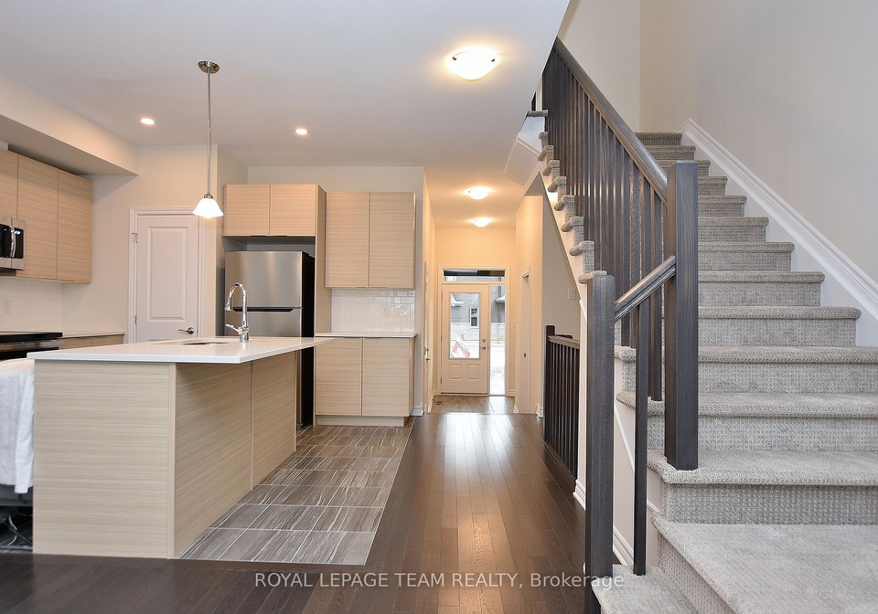 30-rookie-crescent-kanata-ontario-x13489996