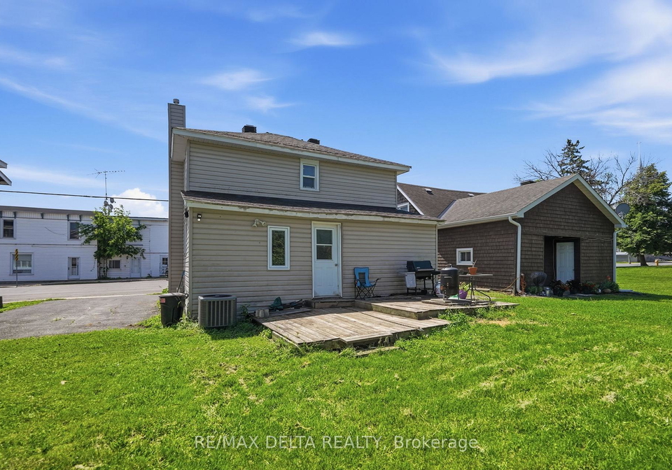 49-lochiel-street-e-north-glengarry-ontario-x13490102