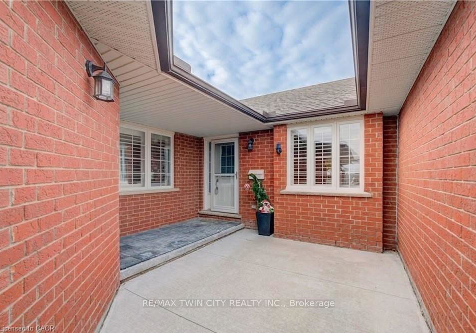 10-isherwood-avenue-cambridge-ontario-x13490130