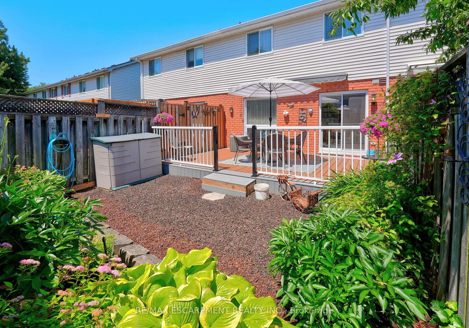 16-walker-court-grimsby-ontario-x13490256