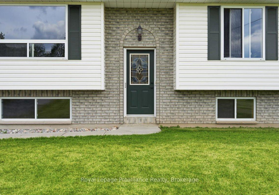 1005-victoria-road-prince-edward-county-ontario-x13490538