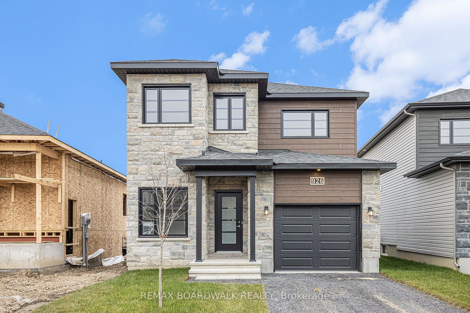 1141-montblanc-crescent-russell-ontario-x13490870