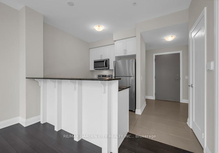 16-concord-place-grimsby-ontario-x13490930