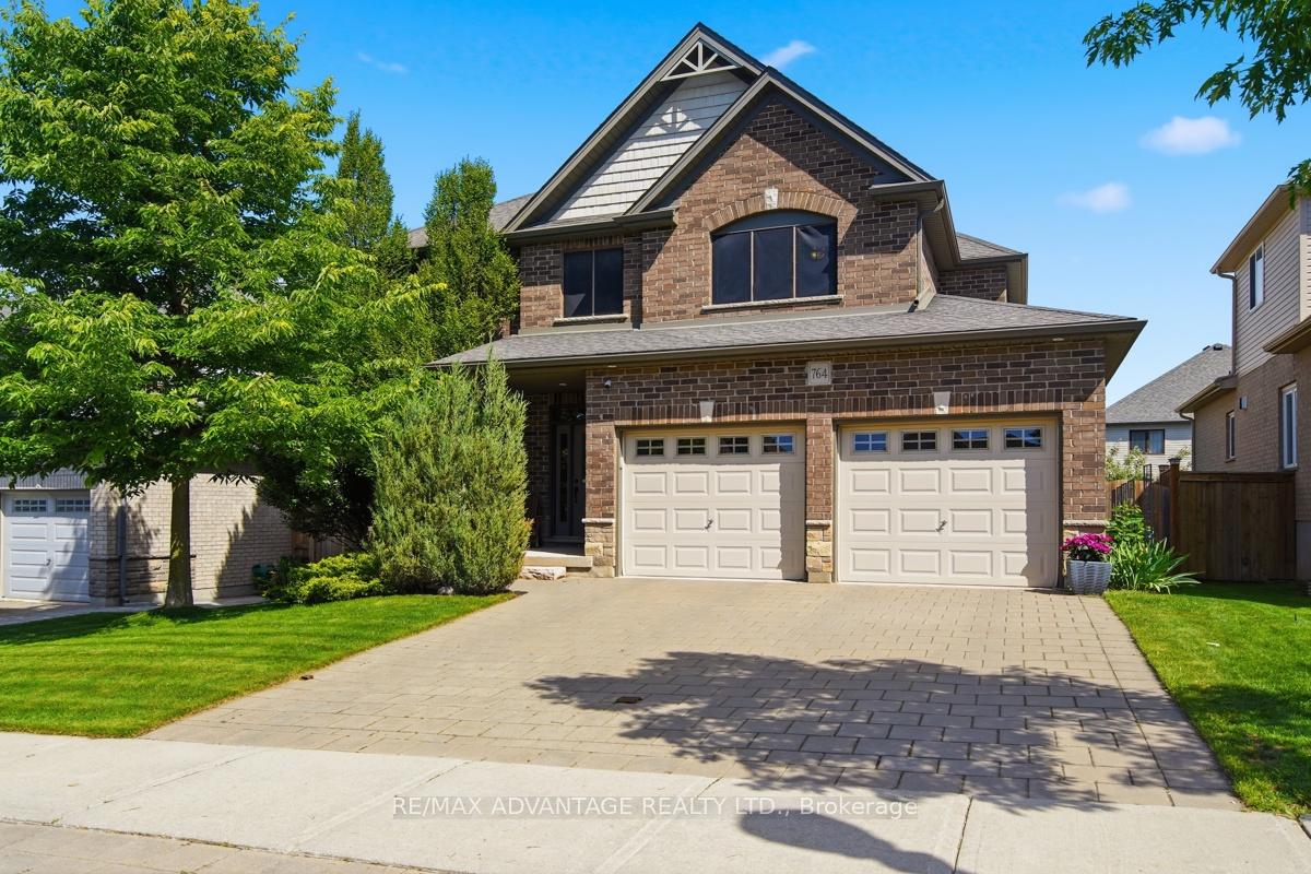764-eclipse-walk-london-north-ontario-x13491482