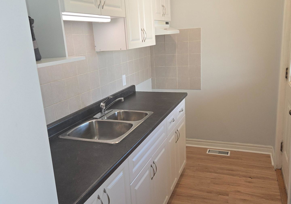 1001-oxford-street-e-london-east-ontario-x13491846