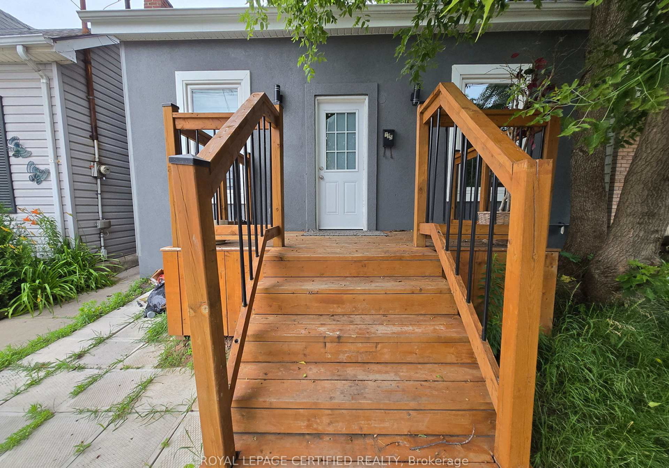 195-picton-street-e-hamilton-ontario-x13492134