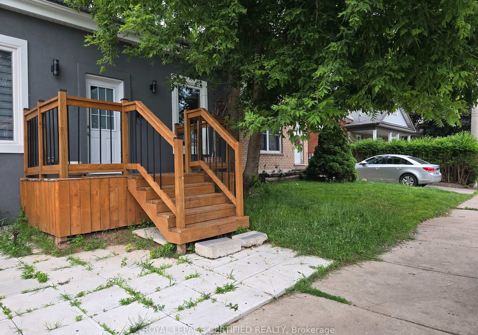195-picton-street-e-hamilton-ontario-x13492134