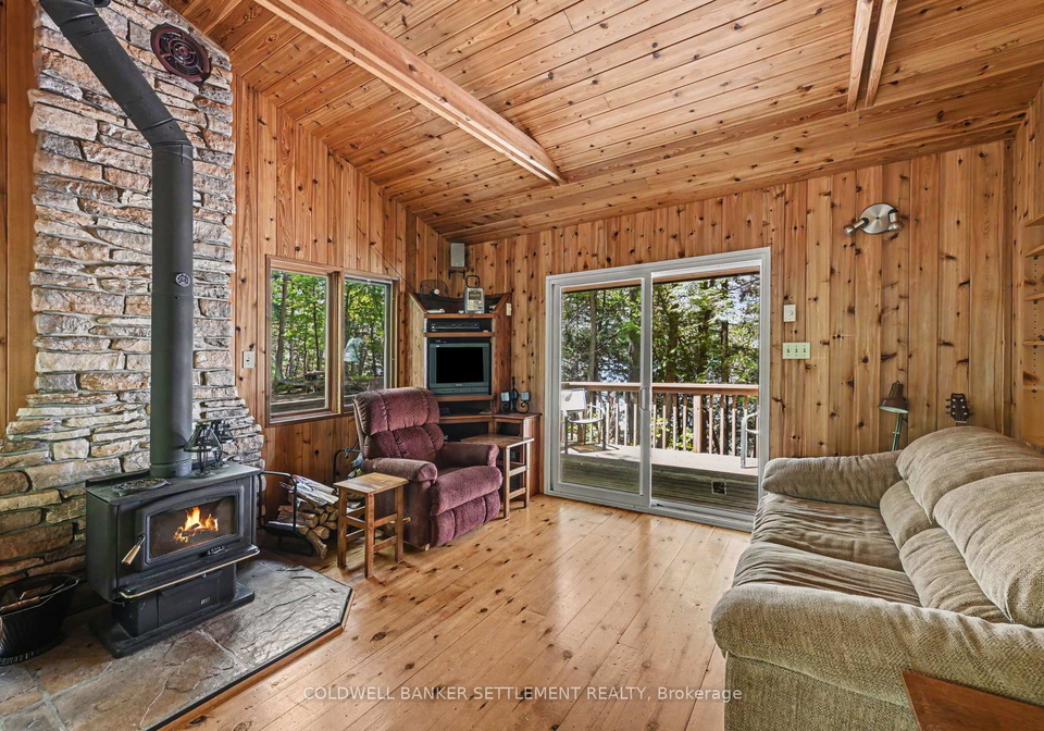 6773-sand-island-island-rideau-lakes-ontario-x13492282