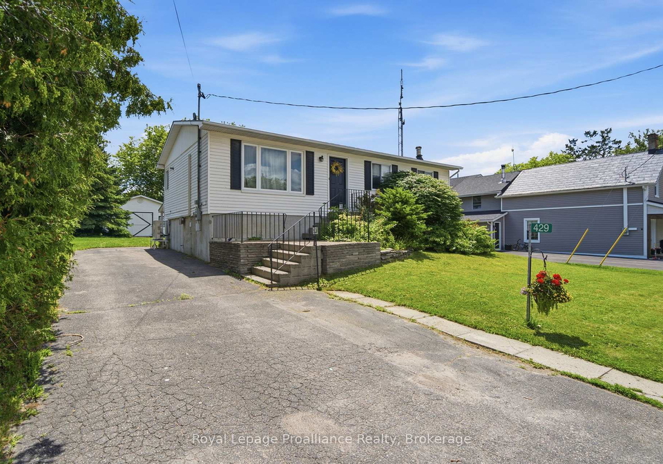 429-county-road-19-prince-edward-county-ontario-x13492430