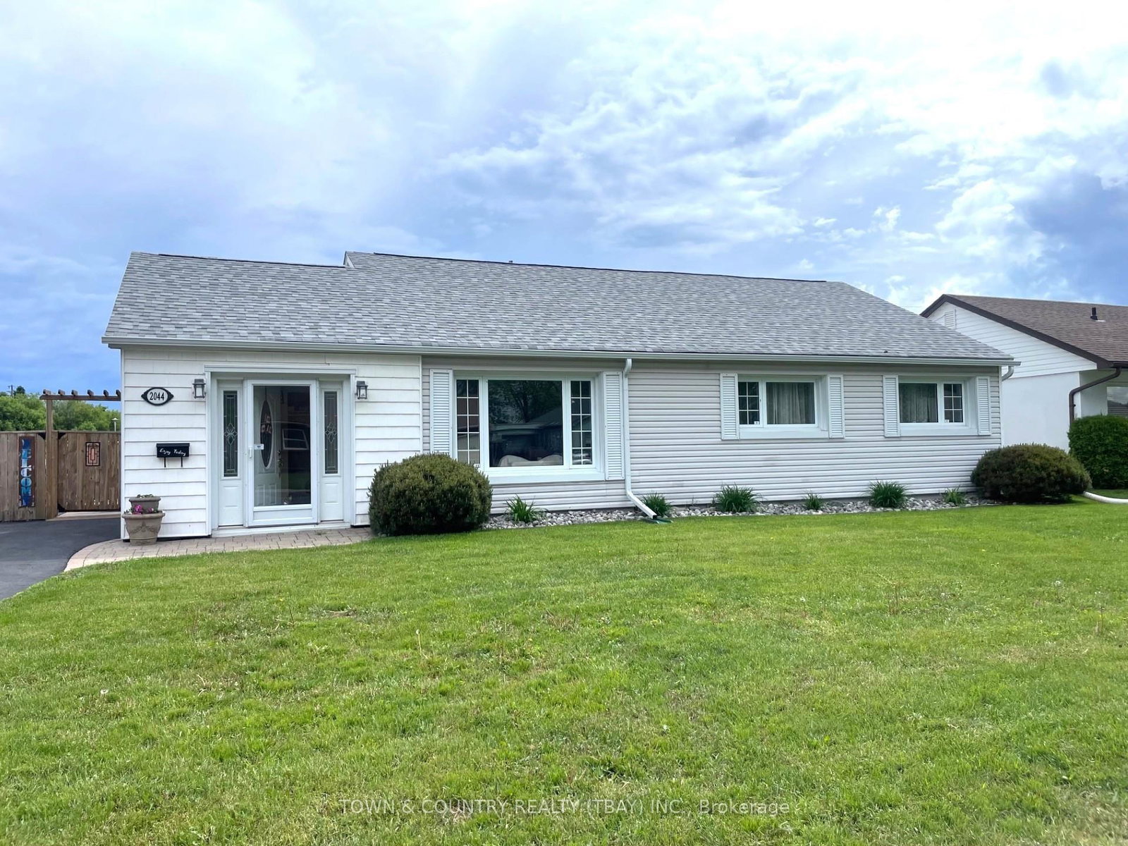 2044-begin-street-e-thunder-bay-ontario-x13492586