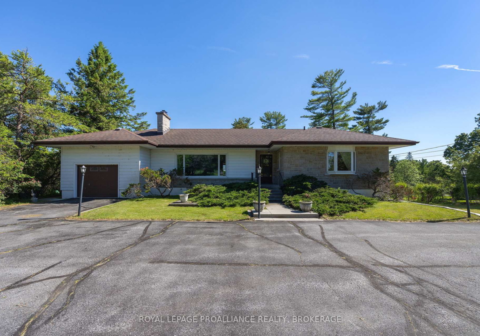 4756-bath-road-loyalist-ontario-x13492786