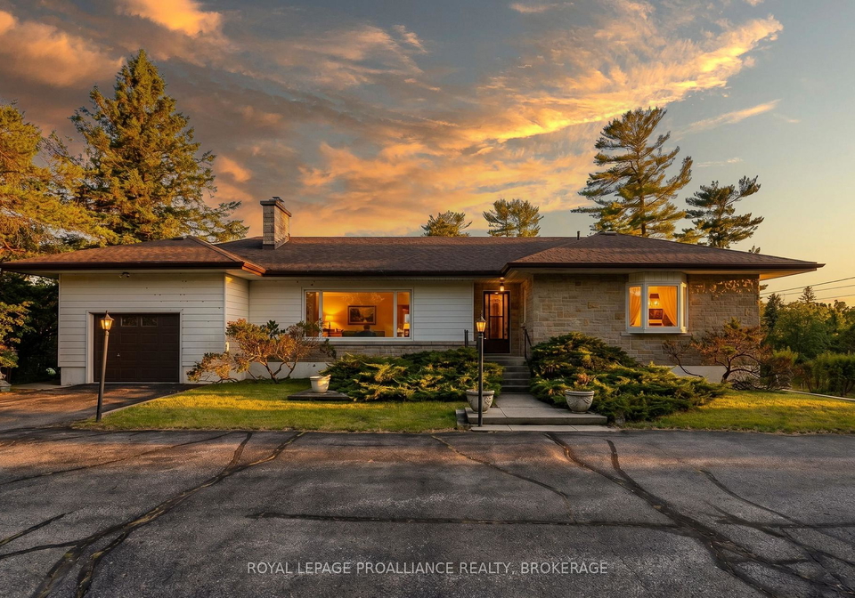 4756-bath-road-loyalist-ontario-x13492786
