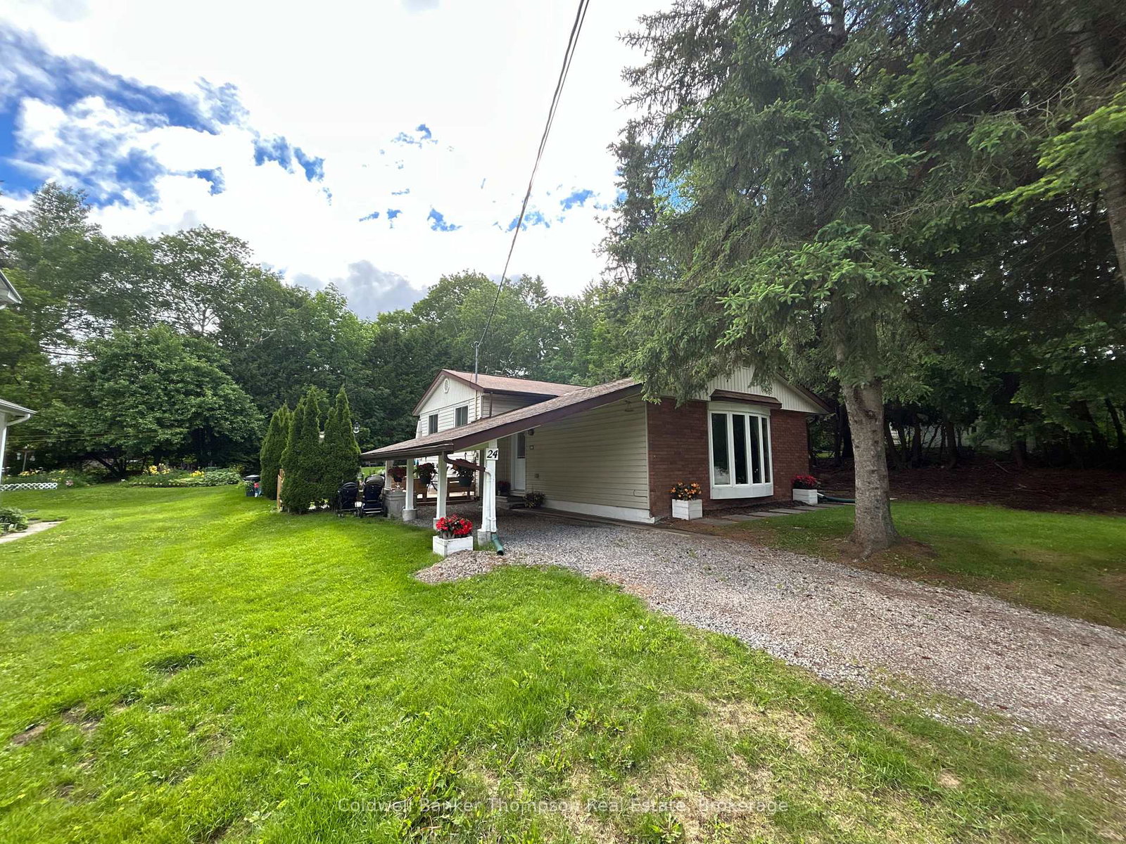 24-centre-street-n-huntsville-ontario-x13492948