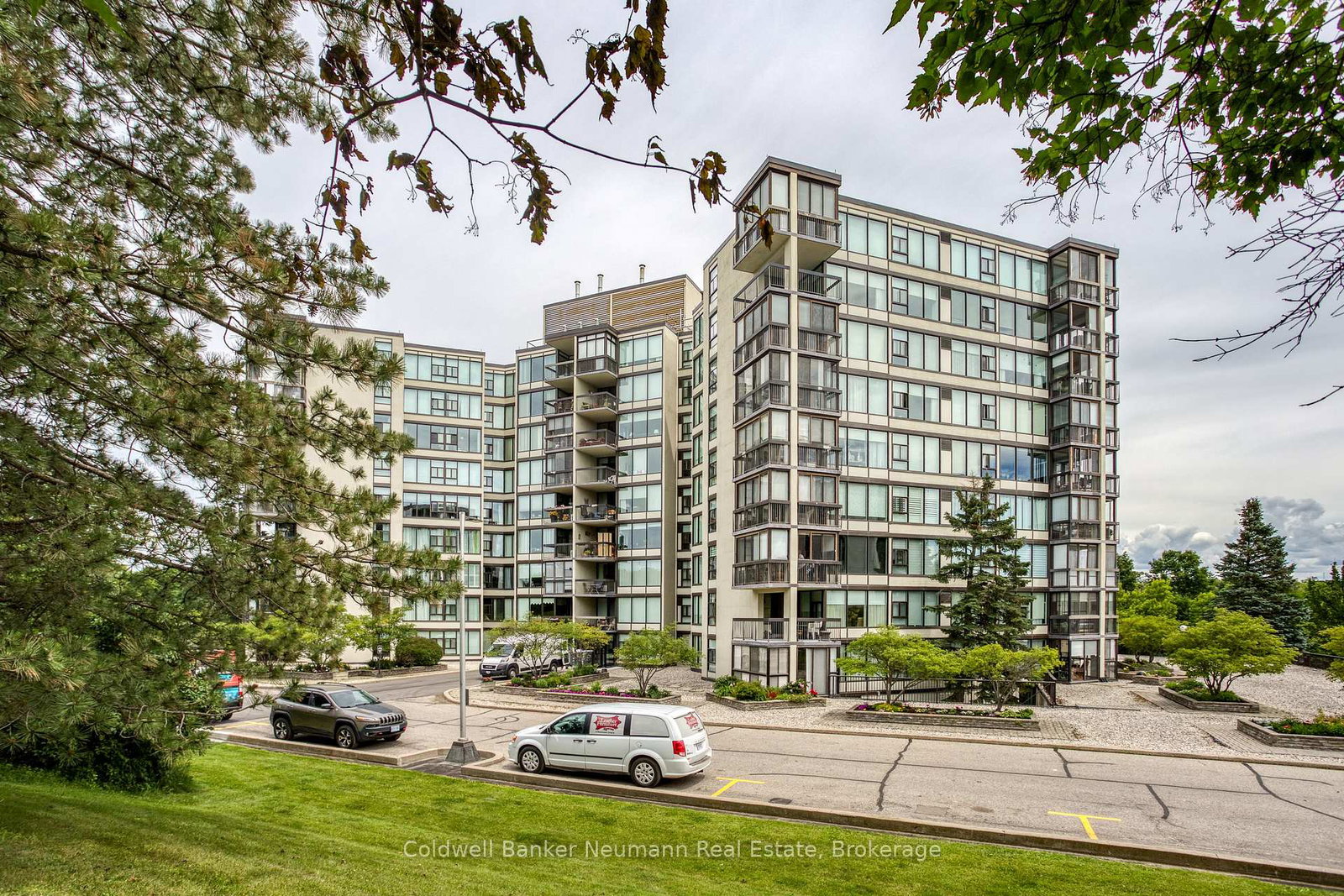 23-woodlawn-road-e-guelph-ontario-x13493470