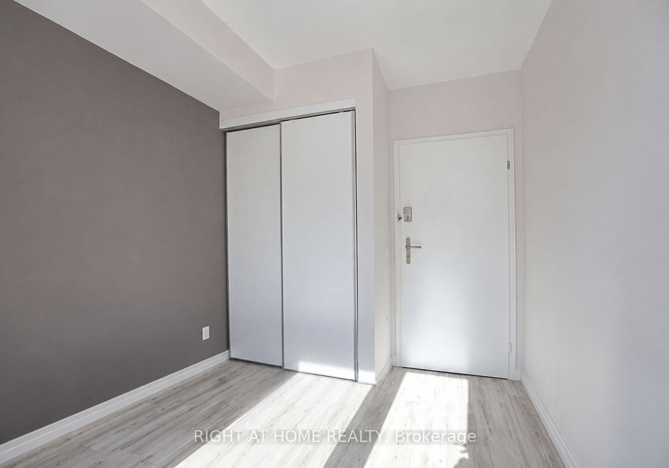 257-hemlock-street-w-waterloo-ontario-x13493960