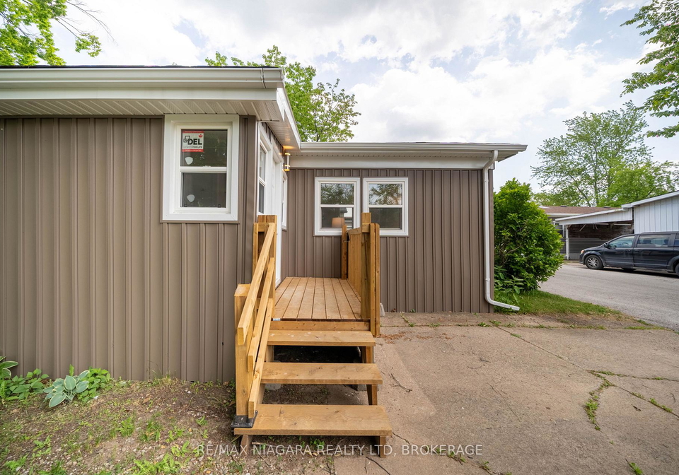 4597-martha-lane-lincoln-ontario-x13493996