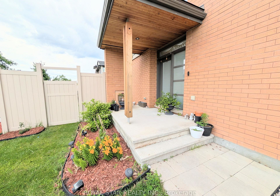 201-pisces-terrace-ottawa-ontario-x13494176