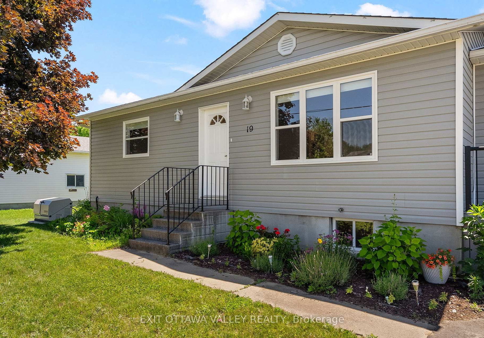 19-vera-crescent-whitewater-region-ontario-x13494542
