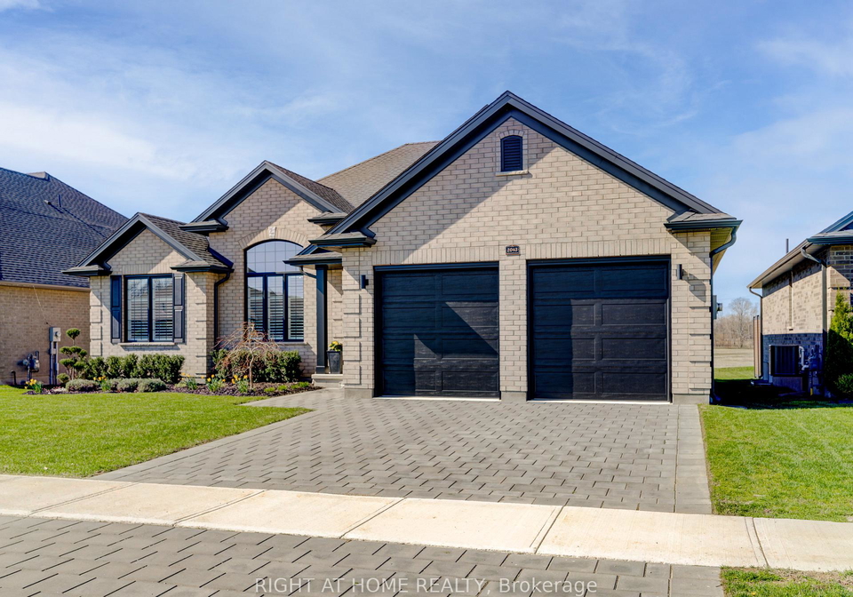 2043-lockwood-crescent-strathroy-caradoc-ontario-x13494570