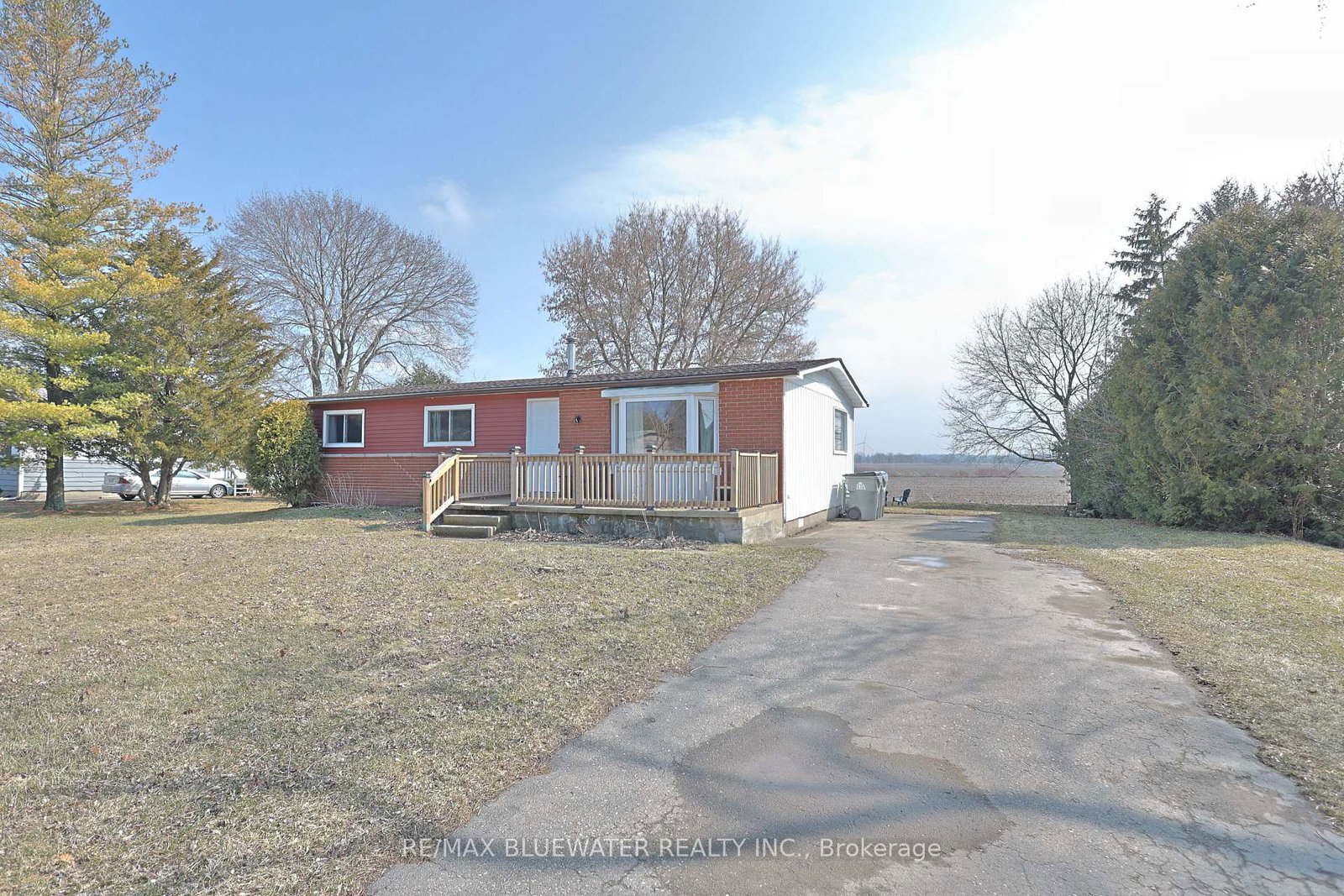 9897-eric-street-lambton-shores-ontario-x13495288