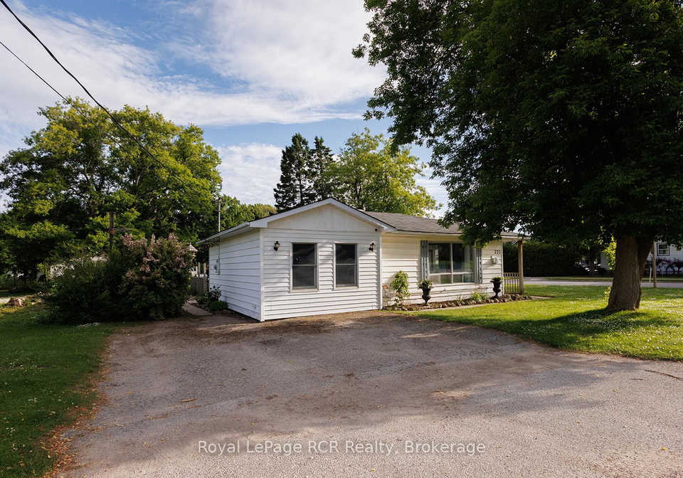 223-division-street-south-bruce-peninsula-ontario-x13495330