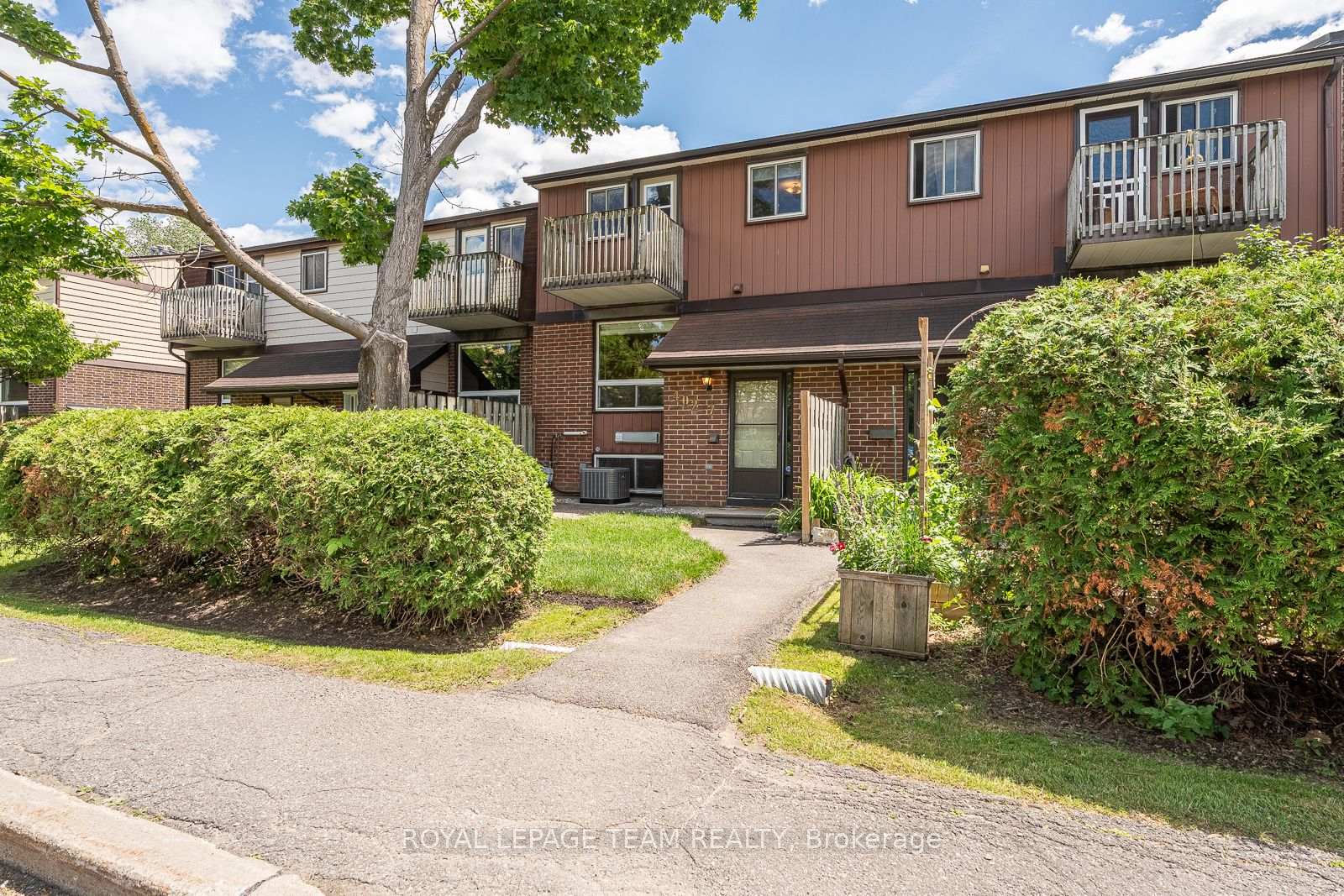402-montfort-street-ottawa-ontario-x13495390