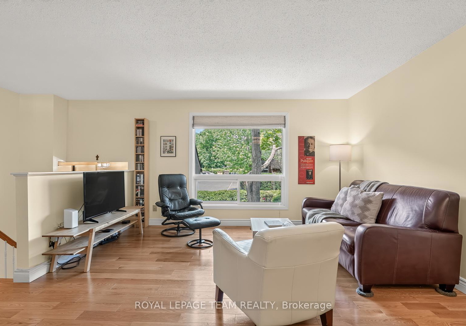 402-montfort-street-ottawa-ontario-x13495390
