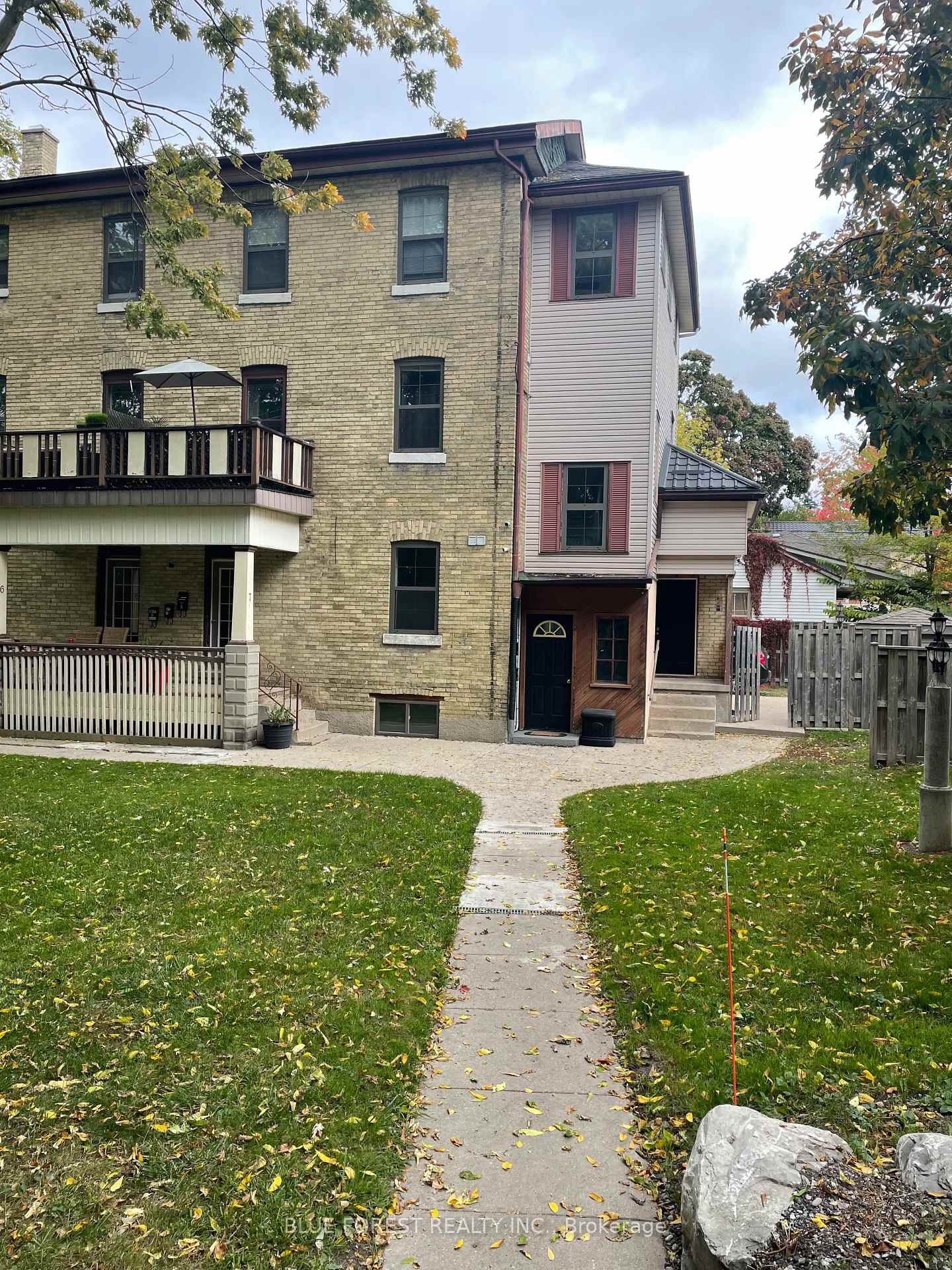 1-waverley-place-london-east-ontario-x13495558